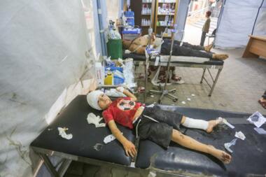 Martyrs et blessés palestiniens suite aux attaques de l'ennemi sioniste sur deux maisons à Beit Lahia et dans le camp de Nuseirat.