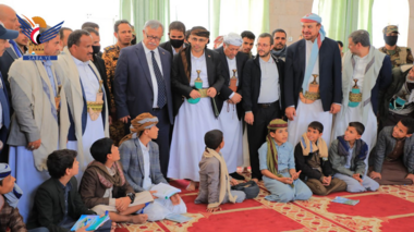 Le président Al-Mashat visite le centre scientifique et culturel Badr dans la capitale, Sanaa