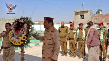 Visite de l'exposition du martyr général Al-Madani et d'un certain nombre de familles des martyrs