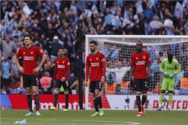 الدوري الإنجليزي: مانشستر يونايتد يتعثر بتعادل إيجابي أمام بيرنلي 1-1