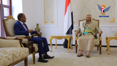 President Al-Mashat meets Socotra Archipelago Governor 