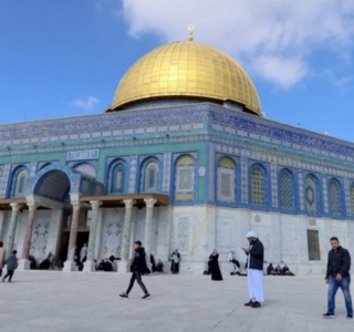 محافظة القدس: انتهاكات العدو ومستوطنيه للاقصى مقدمة للتقسيم المكاني 