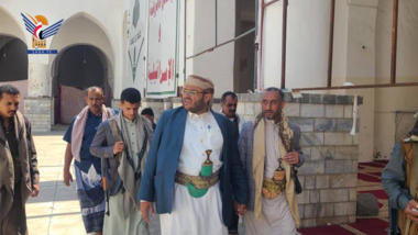 Al-Musawa inspecte les travaux de restauration en cours à la mosquée historique Al-Janad