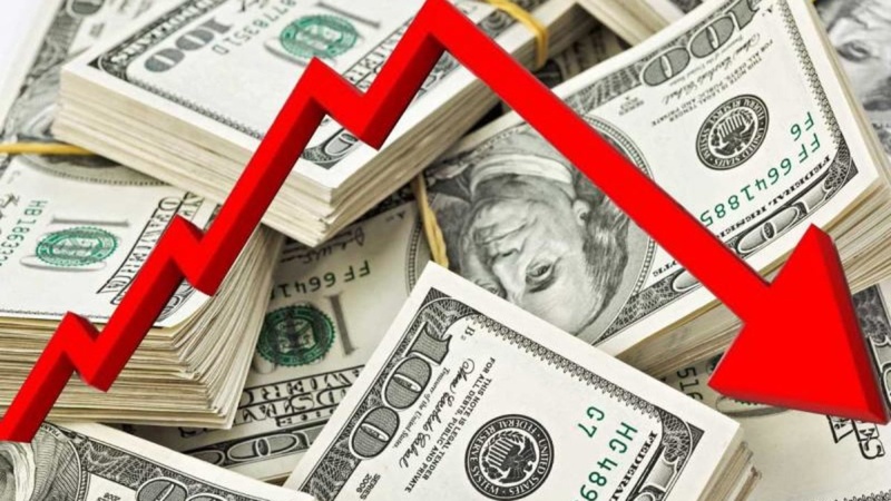 El dólar está cayendo en medio de las esperanzas de un acuerdo para reabrir el estrecho de Ormuz