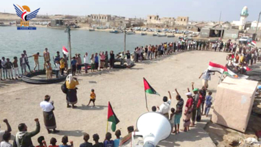 Hodeida.. Mahnwachen auf der Insel Kamaran im Rahmen der Aktivitäten zum Jahrestag des Märtyrers