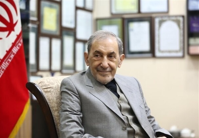 Welayati: El estrecho de Ormuz permanecerá siempre cerrado a los enemigos del pueblo iraní