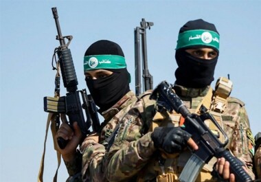 Les Brigades Al-Qassam attaquent une force à pied sioniste à distance nulle