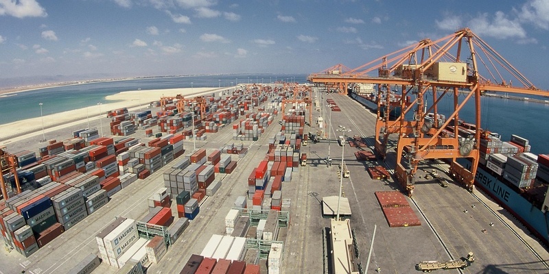 La balanza comercial de Omán registra un superávit de 256 millones de riales omaníes