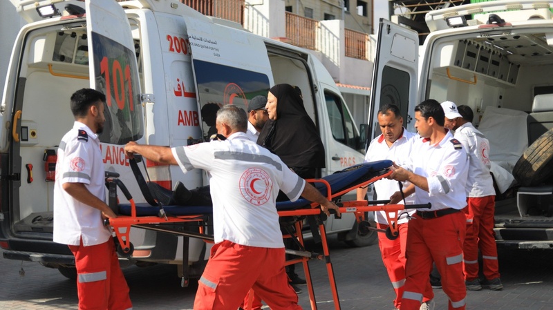 97 pacientes palestinos y sus acompañantes parten de la Franja de Gaza por el cruce de Rafah