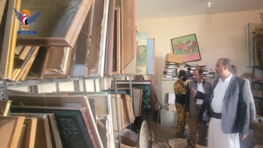 Le ministre de la Culture visite un projet de théâtre public à Sanaa