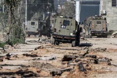 المقاومة الفلسطينية تفجر عبوة ناسفة بآليةٍ صهيونية في نور شمس وتتصدى لاقتحام قوات العدو