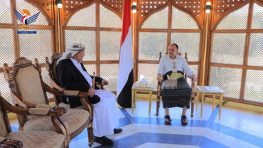 Le président Al-Mashat rencontre le vice-président du Conseil de la Choura, Abdo Al-Jundi