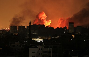 Un nouveau massacre ‘israelien’ : martyrs et blessés palestiniens dans le bombardement par l’ennemi sioniste d’une école abritant des personnes déplacées dans le camp d’Al-Shati