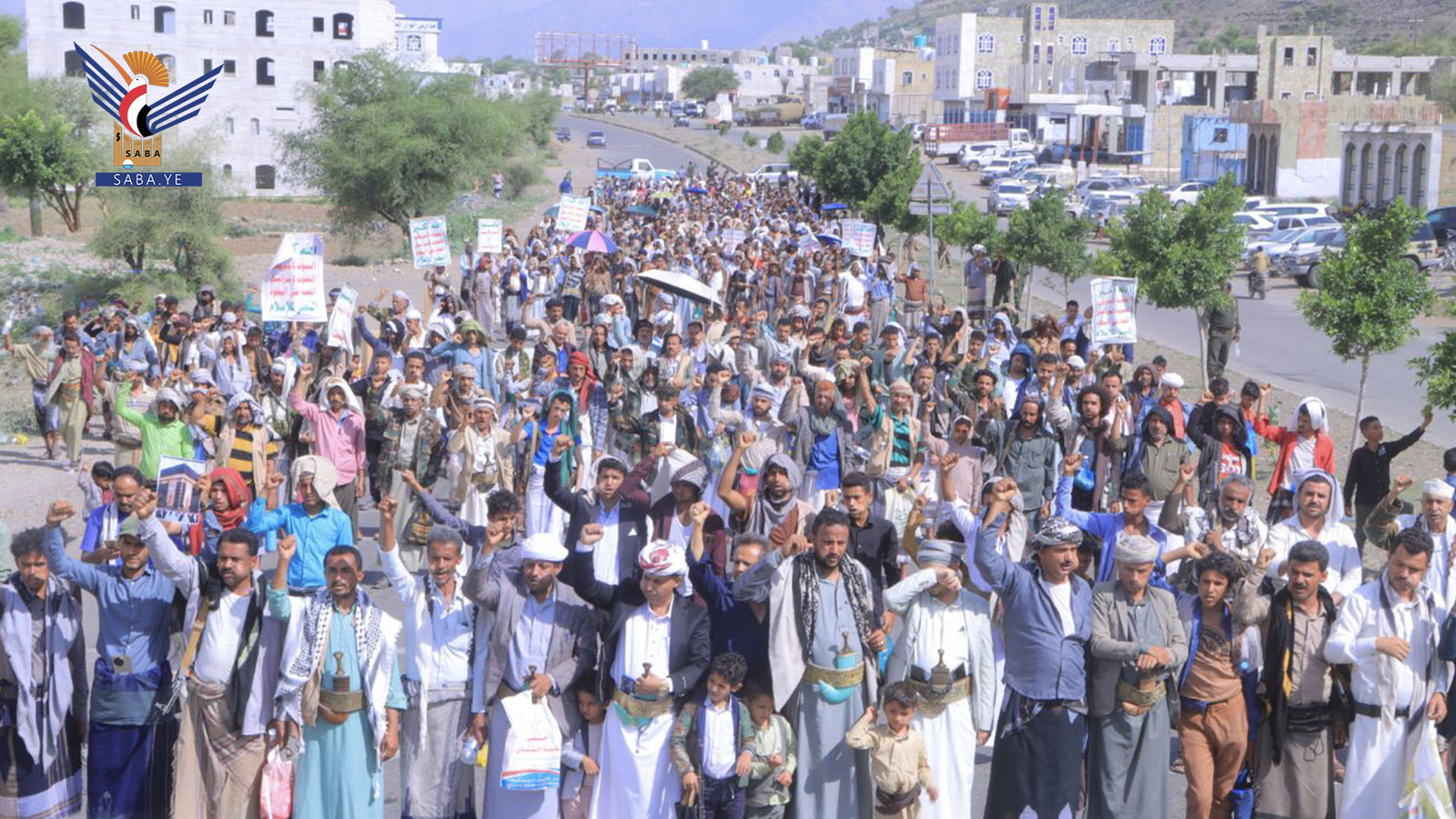 Millones de yemenitas se movilizan indignados por La Meca y la Sagrada Kaaba, rechazando cualquier insulto a los lugares sagrados
