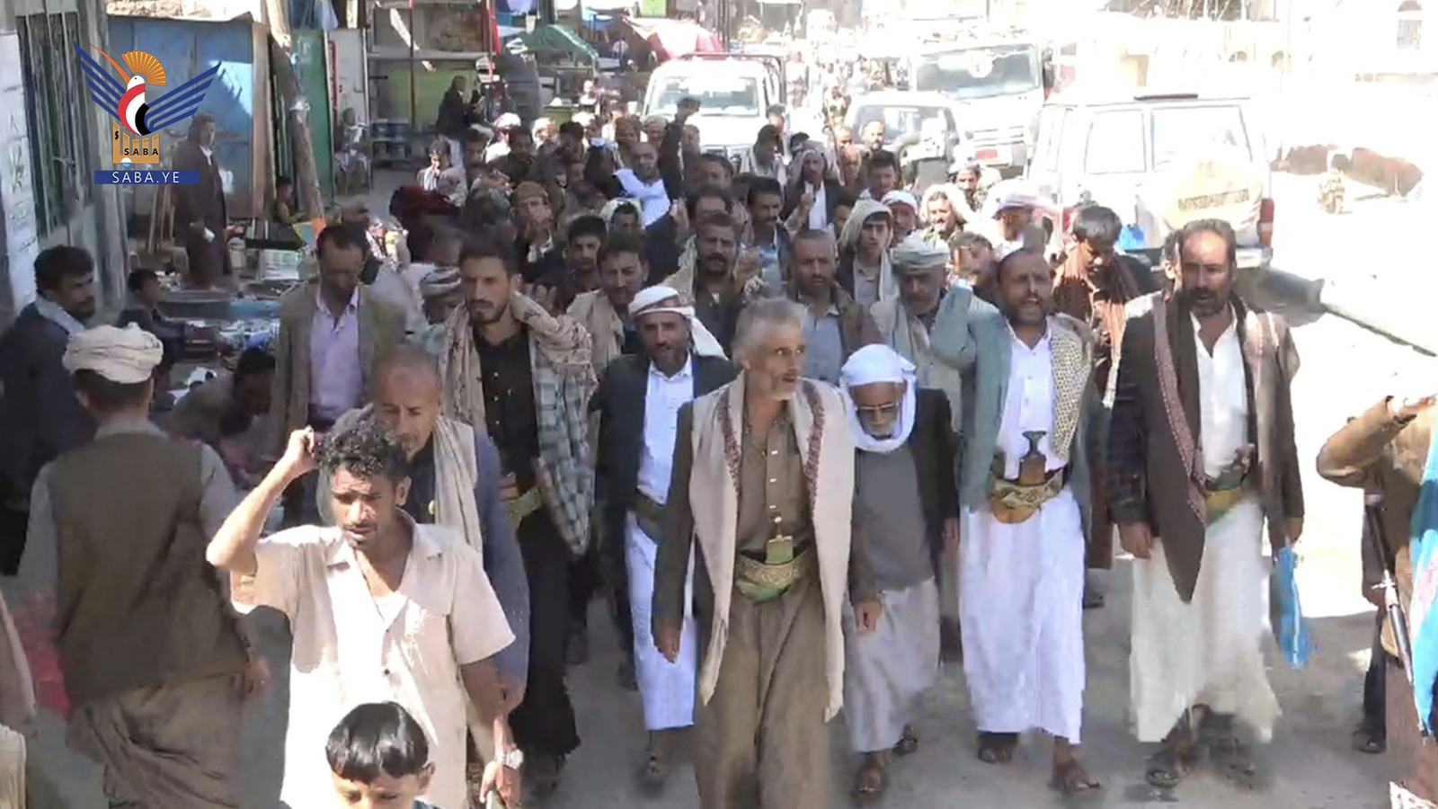Millones de yemenitas se movilizan indignados por La Meca y la Sagrada Kaaba, rechazando cualquier insulto a los lugares sagrados