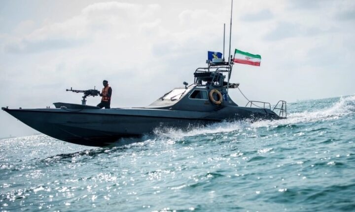 Fortalezas de Irán frente a la estrategia del " el hombre loco" de bloquear el estrecho de Ormuz