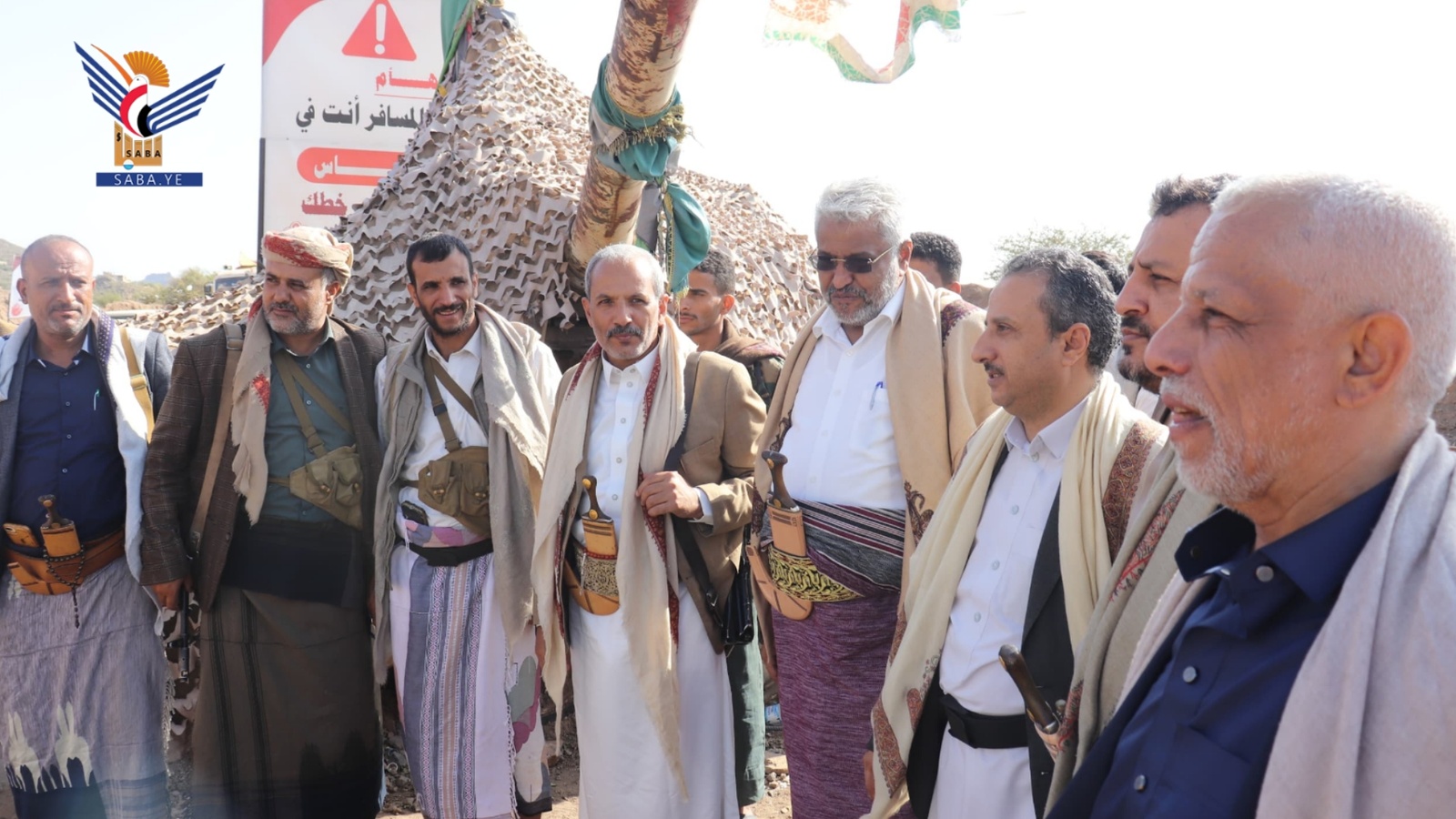Qahim y Al-Shaghdiri inspeccionan el avance de varios proyectos viales en Al-Dhali'
