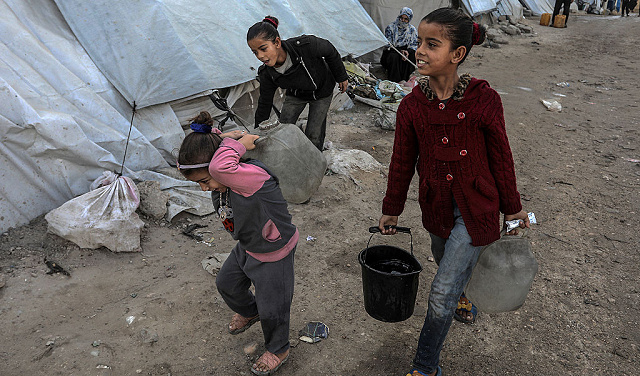 Los Niños palestinos... Un capítulo sangriento del genocidio sionista