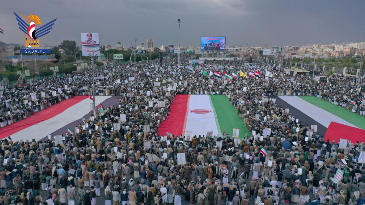 Una Manifestación multitudinaria en Sana'a en solidaridad con el pueblo iraní y declaración de plena disposición ante cualquier eventualidad