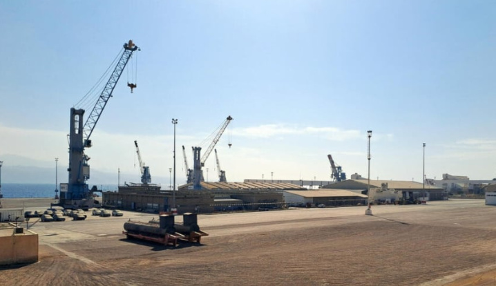 Un experto en asuntos sionistas declara a Saba: El bloqueo yemeníta ha llevado al puerto de Eilat al borde de la quiebra y ha puesto de manifiesto la fragilidad de la seguridad israelí