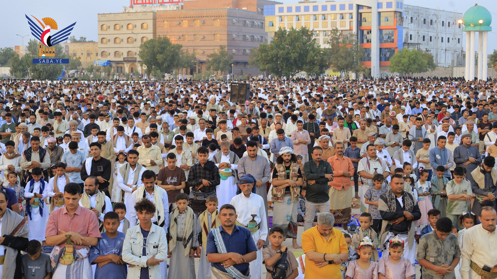 El ambiente de Eid la fiesta  en Hodeidah está impregnado de espiritualidad, y las visitas sobre el terreno elevan la moral de las tropas allí estacionadas.