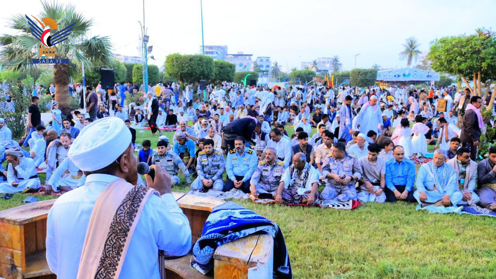 El ambiente de Eid la fiesta  en Hodeidah está impregnado de espiritualidad, y las visitas sobre el terreno elevan la moral de las tropas allí estacionadas.