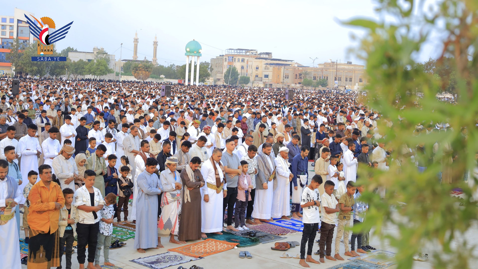 El ambiente de Eid la fiesta  en Hodeidah está impregnado de espiritualidad, y las visitas sobre el terreno elevan la moral de las tropas allí estacionadas.