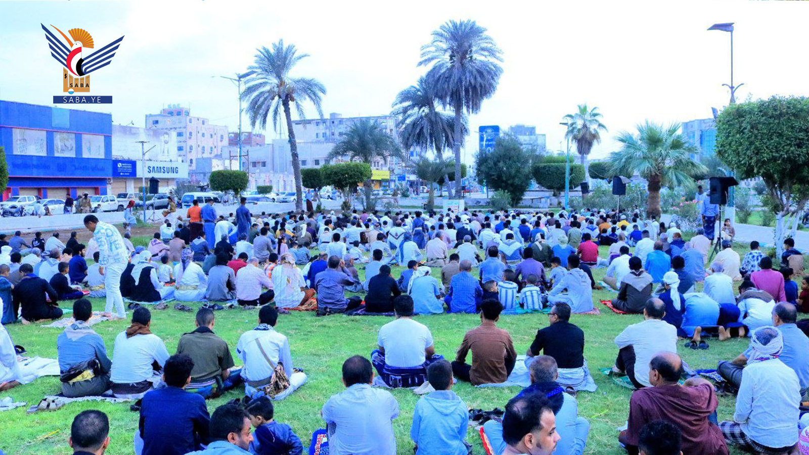 El ambiente de Eid la fiesta  en Hodeidah está impregnado de espiritualidad, y las visitas sobre el terreno elevan la moral de las tropas allí estacionadas.