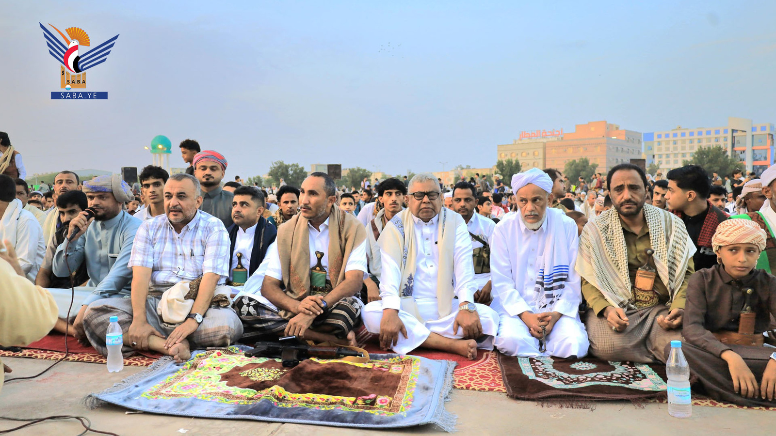 El ambiente de Eid la fiesta  en Hodeidah está impregnado de espiritualidad, y las visitas sobre el terreno elevan la moral de las tropas allí estacionadas.