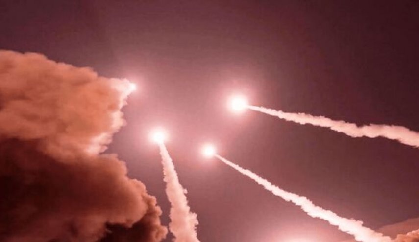 Experto regional a Saba: La entrada de Yemen en la confrontación regional es la culminación de la resistencia que rechaza los intentos estadounidenses de saquear los recursos del país
