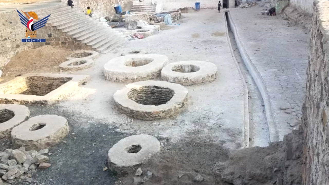 La Oficina de la Autoridad de Dotaciones de Taiz: Esfuerzos excepcionales para restaurar la histórica mezquita Al-Jund
