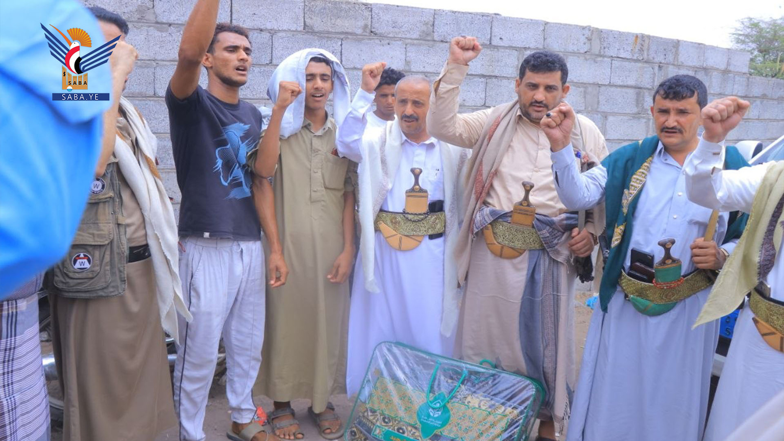 Al-Hudaydah: Se entregan obsequios a las familias de los mártires civiles del Distrito Oriental con motivo del Día Nacional de la Resiliencia