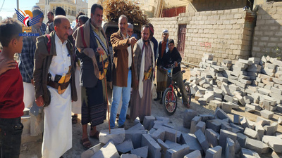 El gobernador Idris inspecciona el avance del proyecto de pavimentación con piedra en Al-Bayda