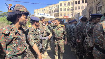 Inspección de las condiciones personales de la unidad de seguridad en Al Mahwit