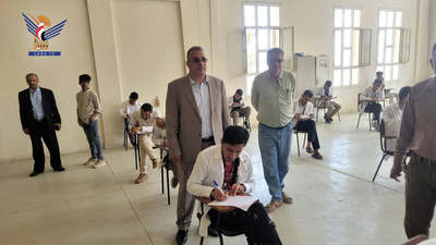 Inicio de los exámenes del segundo semestre en la Facultad de Medicina de la Universidad Al Mahwit.