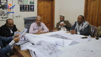Reunión en Al-Dhale' analiza los planes para las nuevas unidades vecinales de la ciudad de Damt