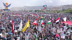 خروج واسع بالعاصمة صنعاء في مسيرة "نصرة لغزة .. مسيراتنا مستمرة وعملياتنا متصاعدة"