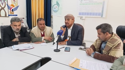 Discutiendo formas de completar proyectos e iniciativas agrícolas y pesqueras en la ciudad capital