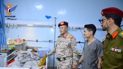 El Viceministro de Defensa visita a soldados heridos en el Hospital Militar y el Hospital Policial Modelo de Sana'a
