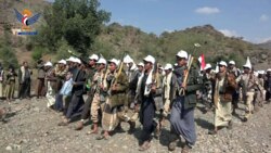 Volksparade der Absolventen der Kurse der Al-Aqsa Flut im Distrikt  Al-Hayma Al-Dakhilya, in Sana’a