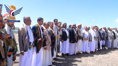 Los Dirigentes de Taiz visitan a las tropas estacionadas en el frente de Al-Fakher en Al-Dhale'.