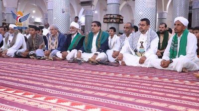 Una Velada religiosa en la Gran Mezquita de Hodeidah en conmemoración del Isra y el Mi'raj
