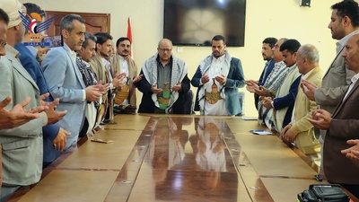 Reunión presidida por Al-Nuaimi para analizar el progreso de las obras en el Ministerio de Agricultura y Pesca