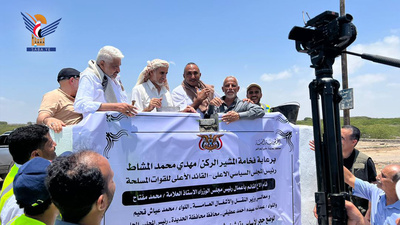 El Primer Ministro Muftah coloca la primera piedra del proyecto de ampliación de la entrada norte de Hodeidah