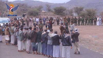 Taiz... Continúan las visitas de Eid para quienes se encuentran en el frente