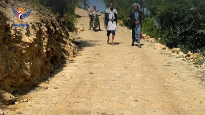 تنفيذ مشروع رصف وتأهيل طريق بيت طاهر وعدن بمديرية الرجم في المحويت