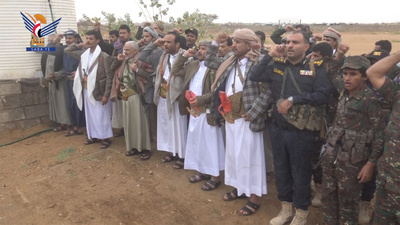 El gobernador de Al-Jawf inspecciona los puestos de control de seguridad con motivo del Eid al-Fitr