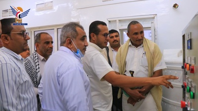 El gobernador de Hodeidah inaugura la unidad de diálisis en el Hospital General Al-Thawra