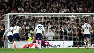 توتنهام يتعادل أمام ضيفه ليدز يونايتد في الدوري الإنجليزي