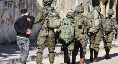 العدو الإسرائيلي يعتقل 8 فلسطينيين خلال مداهمات بالضفة الغربية